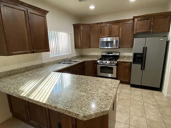 869 Park Walk Ave — Photo 3