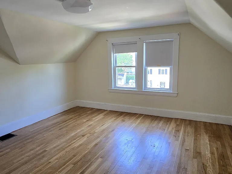 40 Maple St — Photo 14
