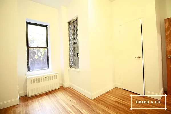 Rented by Grand & Co. | media 5