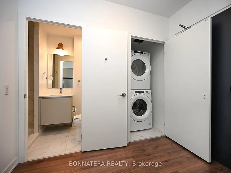 405 Dundas St W #319 — Photo 25