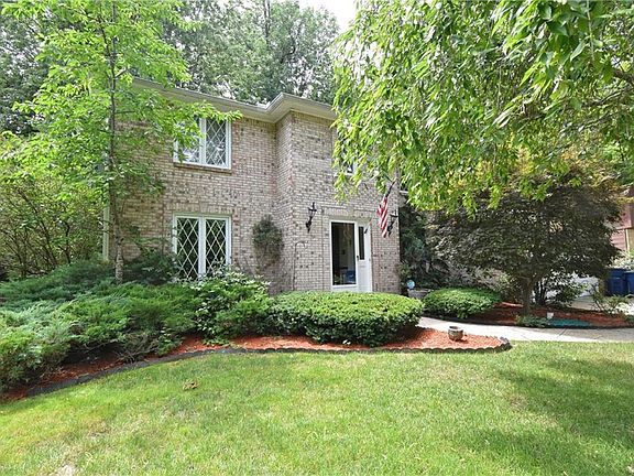 3rd image of 96 Schimwood Ct