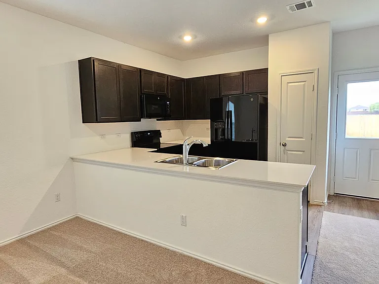 414 Bass Dr — Photo 10