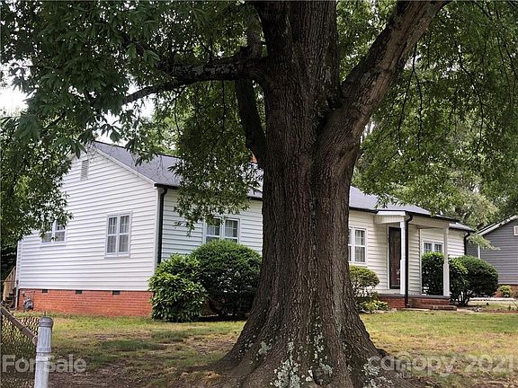 2nd image of 707 Laurel Ln