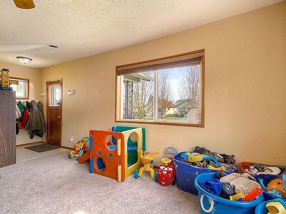 4th image of 4134 S Thompson Ave