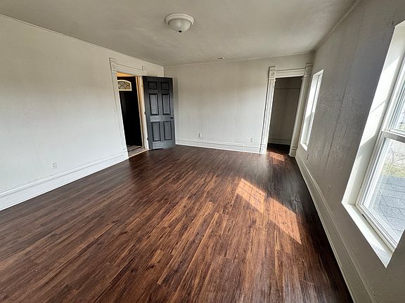 5th image of 1219 4th St