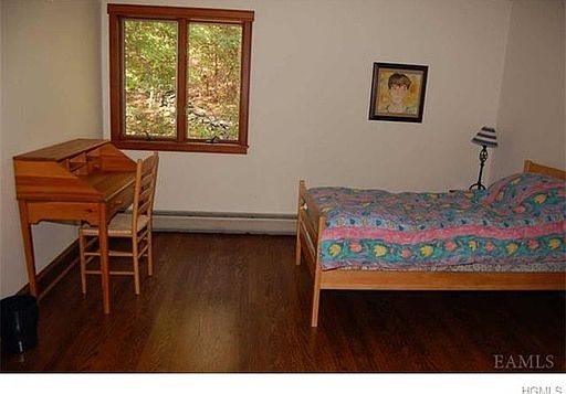 4th image of 2 Hawks Ln