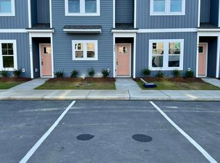 605 Jacks Crossing Dr, Hubert, NC 28539