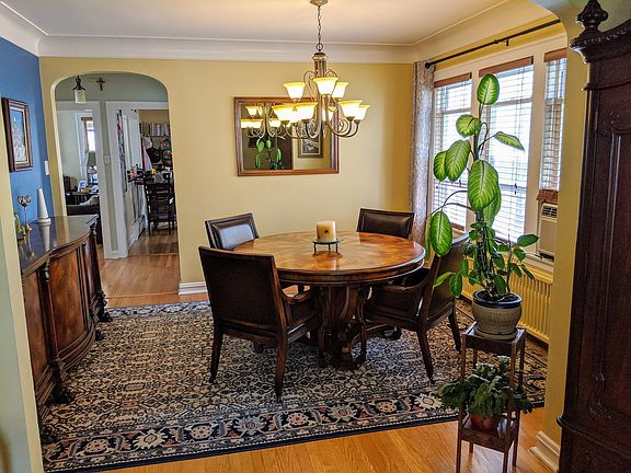 4th image of 3305 N Newcastle Ave
