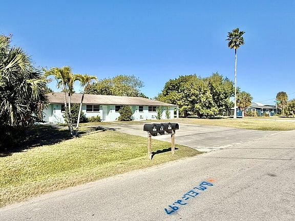 3rd image of 3403 Palm Dr #1