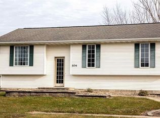 504 17th St NW, Waverly, IA 50677