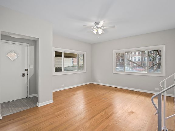 5th image of 1414 W Sherwin Ave Unit A