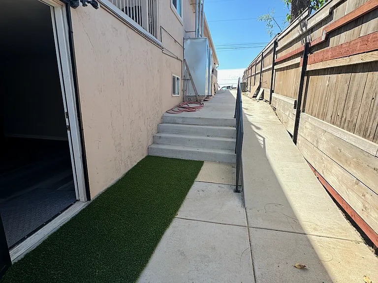 2339 Van Ness Ave #B — Photo 30