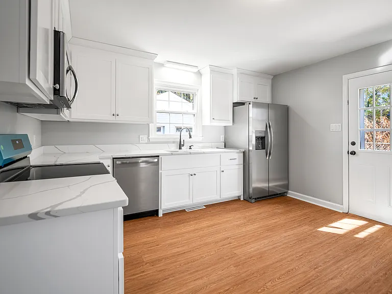 3908 Pfost Ave — Photo 13