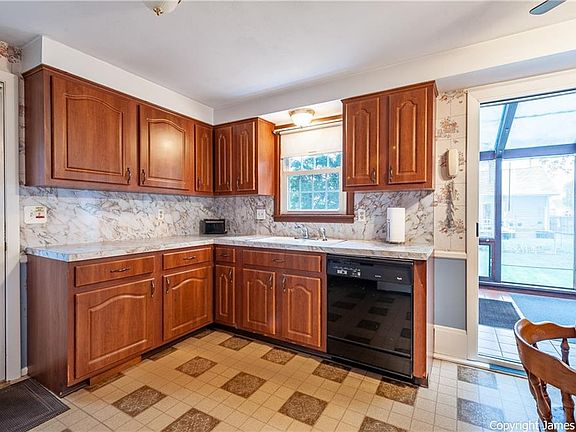 5th image of 45 Saratoga Ave