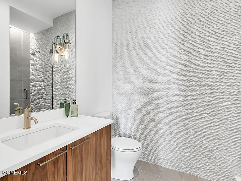 200 Ocean Ave N #5 — Photo 18