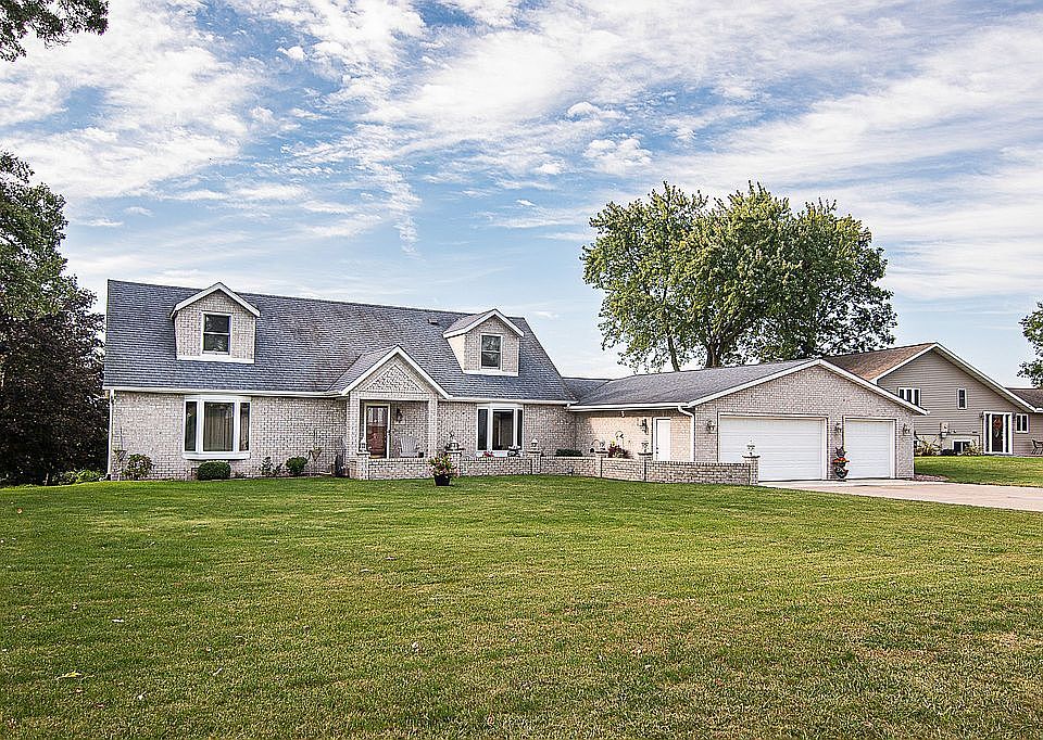 1st image of 6 Lake View Dr