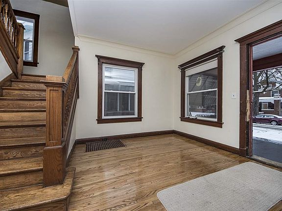 4th image of 1604 W Barker Ave