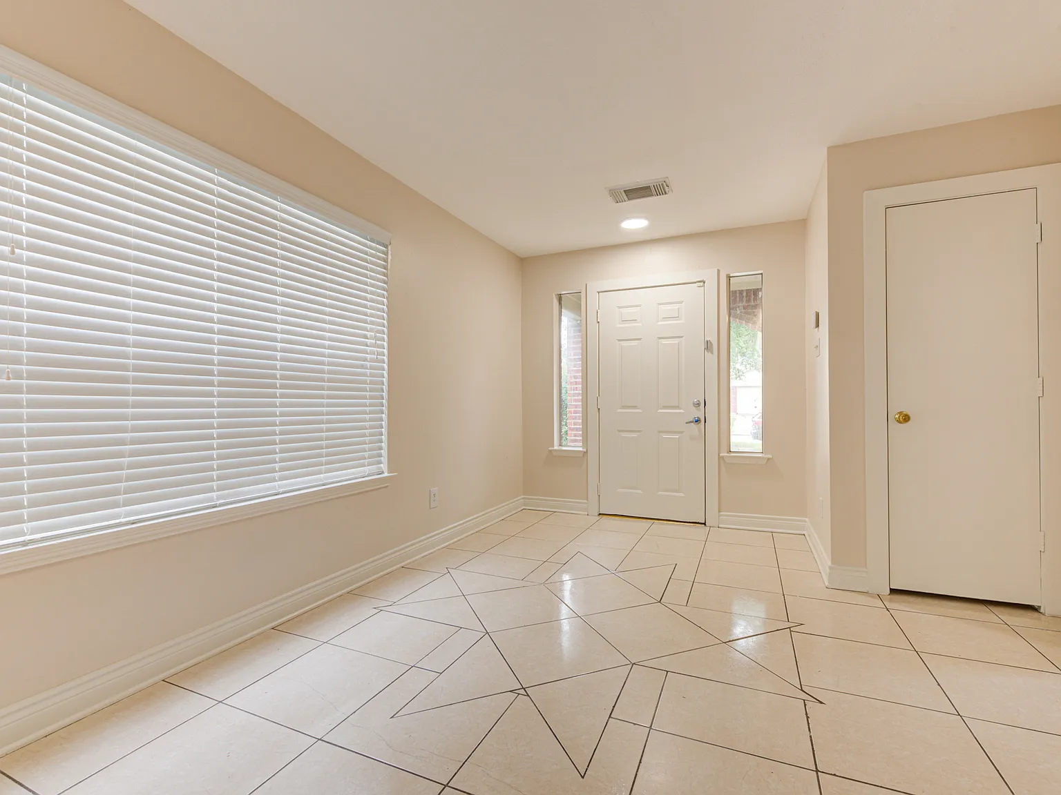 7322 Parkland Manor Drive - 1 — Photo 4