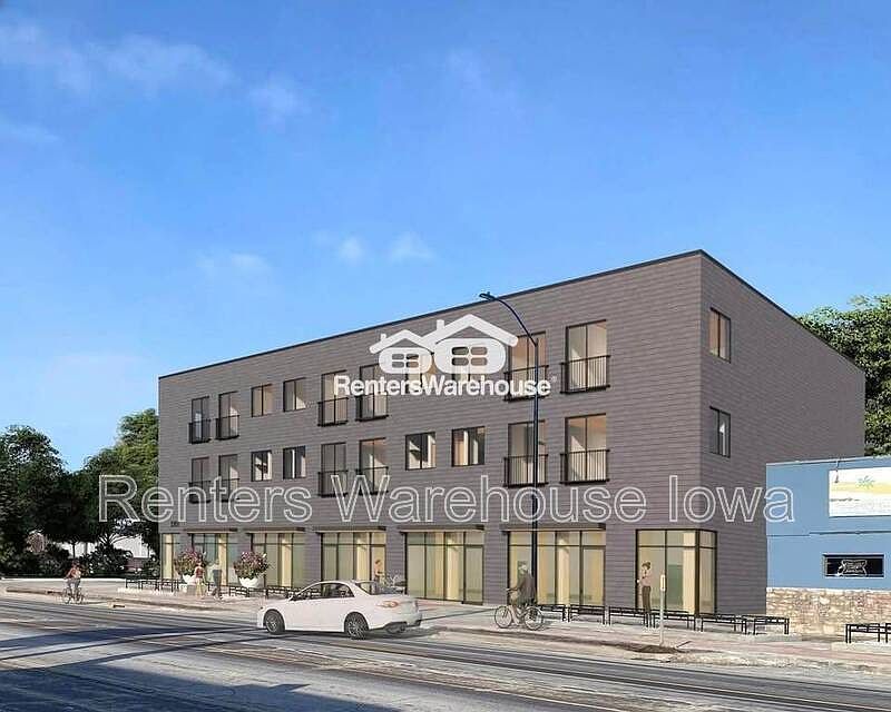 1st image of 2701 Ingersoll Ave Unit 210