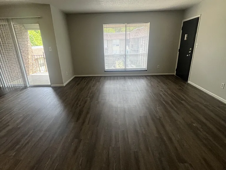 Malibu Apartments — Photo 6