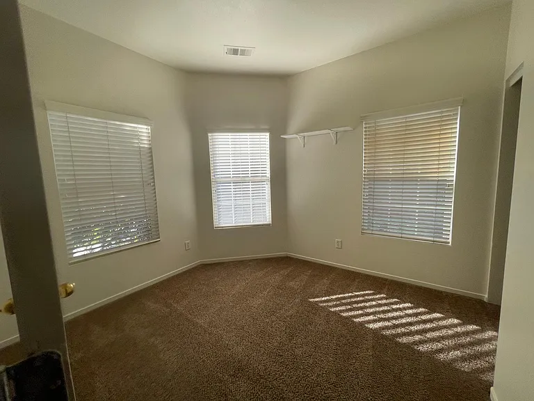 5358 Desert Peach Dr — Photo 13
