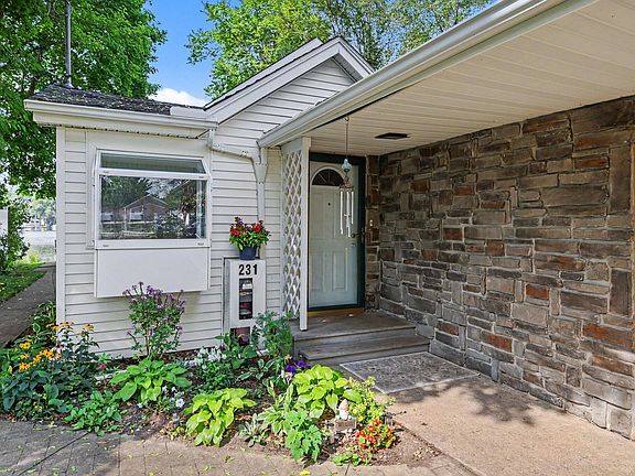 5th image of 231 N Lakeside Dr