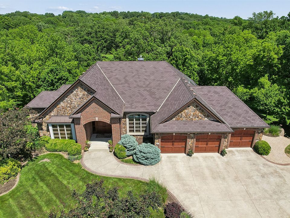 1st image of 470 Painted Woods Dr