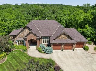 470 Painted Woods Dr, Waukee, IA 50263