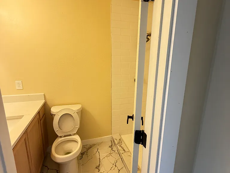 903 Curry Ave — Photo 8