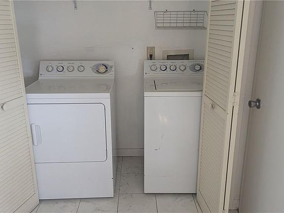 5th image of 208 S Osceola St