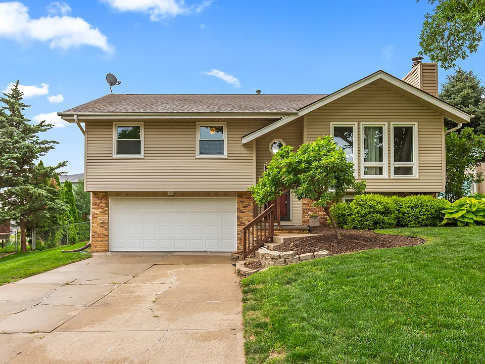 1919 Morrie Dr