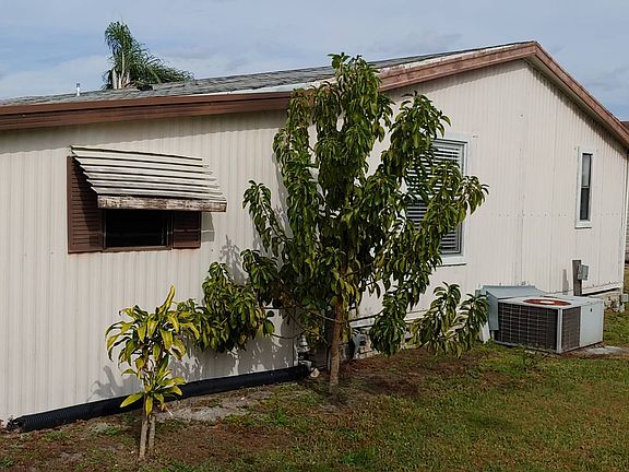 3rd image of 274 Bryan Ave
