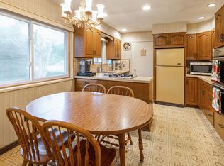 37 Cross Bow Ln, Commack, NY 11725