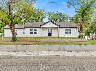 204 E 8th St, Galena, KS 66739