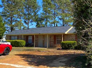 697 Coventry Cir, Perry, GA 31069