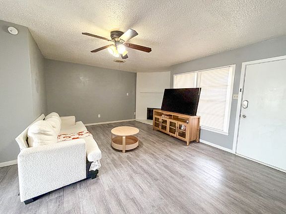 3rd image of 4701 43rd St