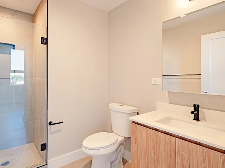 Sixty44 Residences — Photo 16