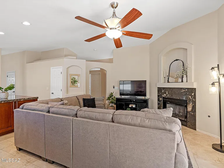 4906 N Sabino Gulch Ct — Photo 11
