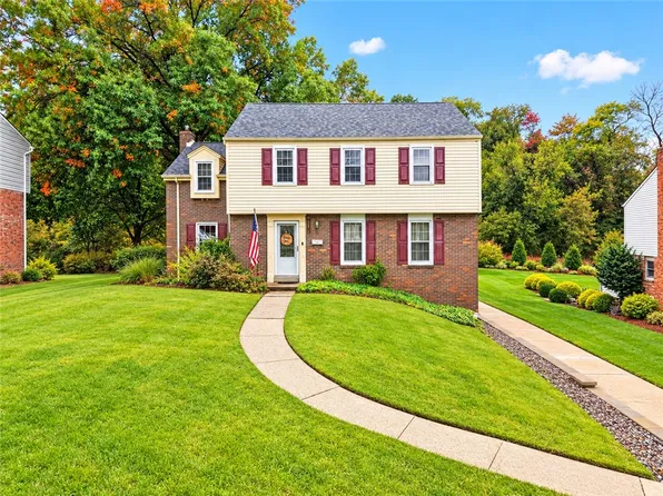 1254 McKnight Dr, Bethel Park, PA 15102