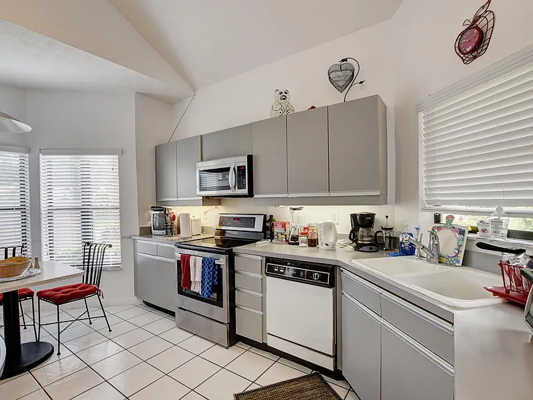 22667 Meridiana Dr — Photo 11