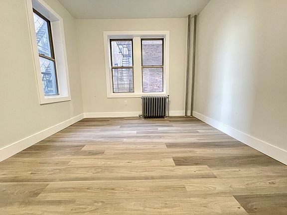 5th image of 9 Gifford Ave #25E