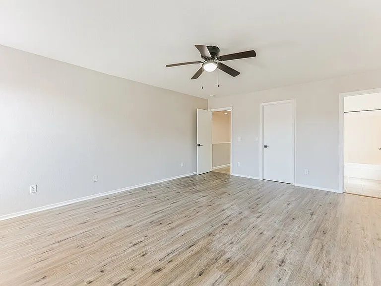 2281 E Peach Tree Dr — Photo 9