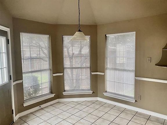 3rd image of 1133 Christopher Ln