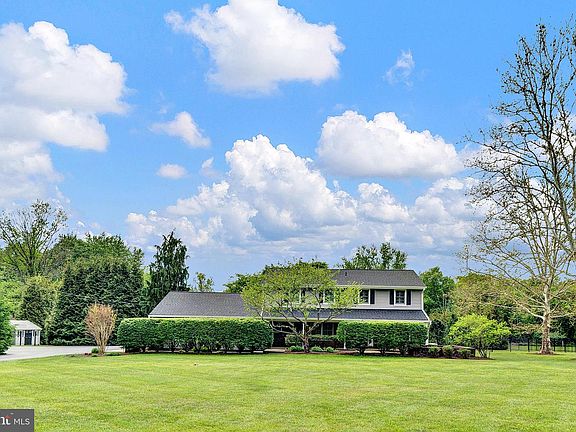 2nd image of 223 Lambertville Hopewell Rd