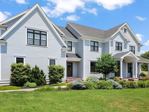 22 Chickadee Way, North Attleboro, MA 02760
