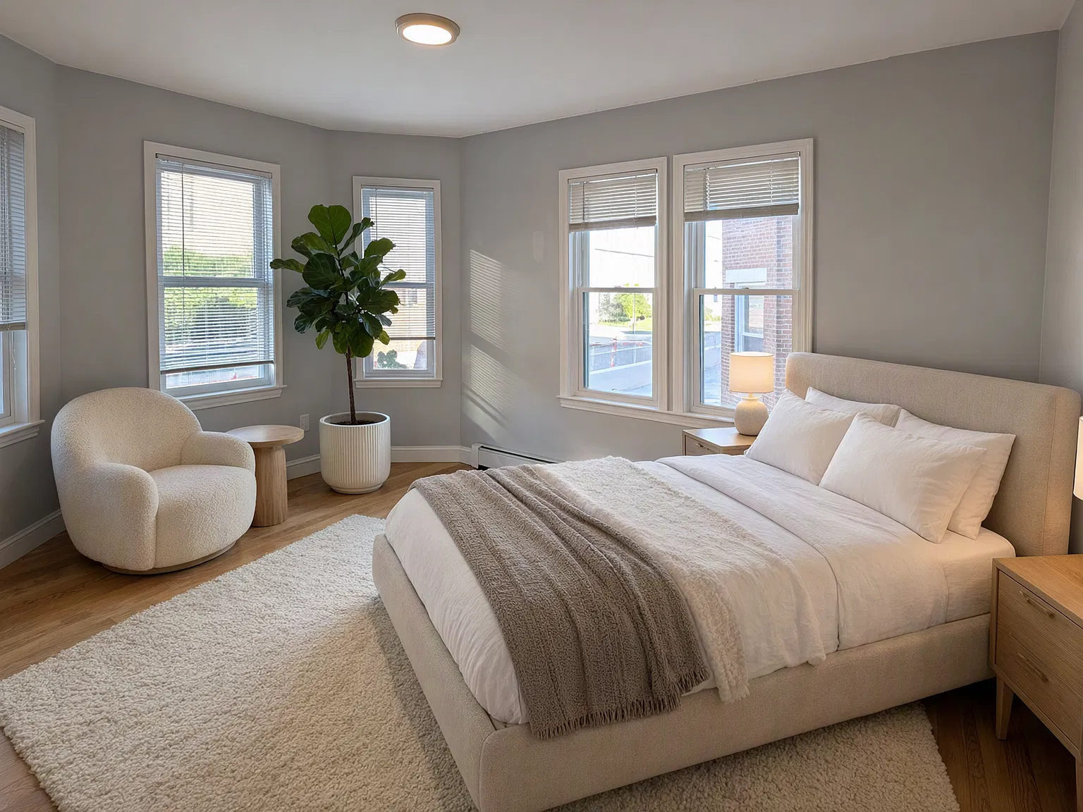 3 bed, 1200 sqft, $3,200 — Photo 4