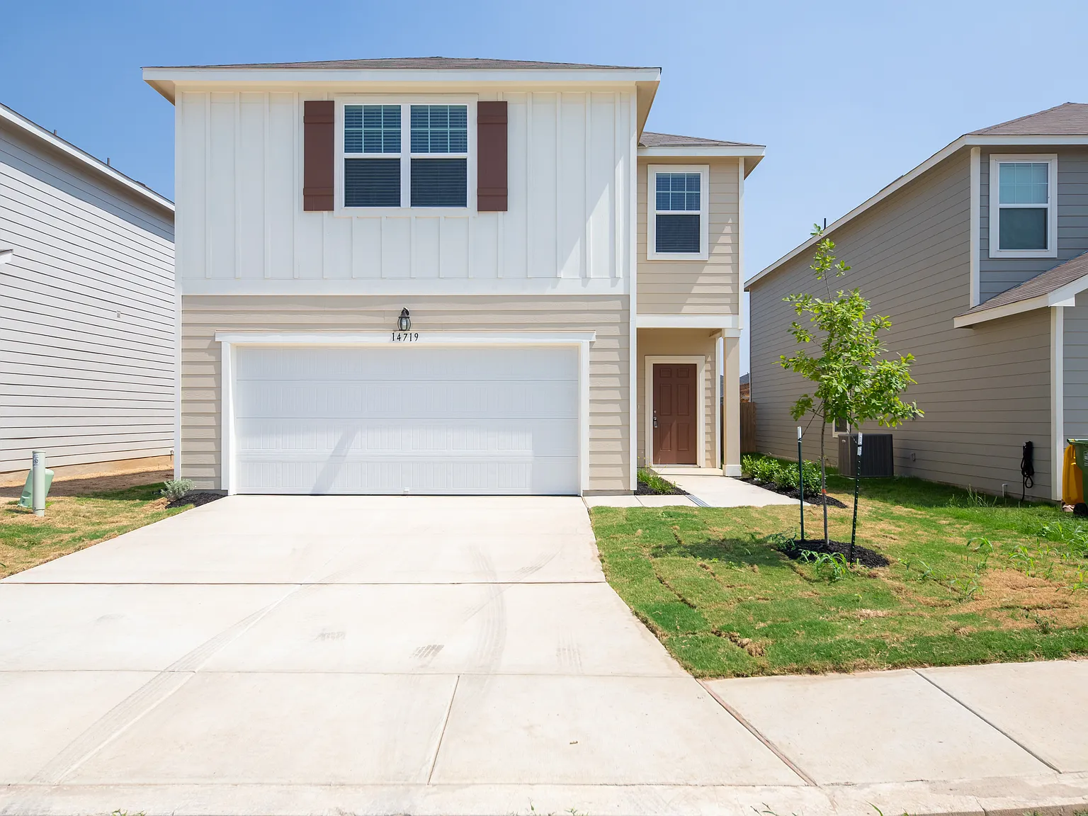 4 bed, 2.5 bath, 2121 sqft, $1,895 — Photo 1