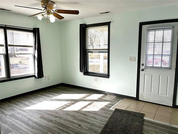 5th image of 1021 N Poplar St