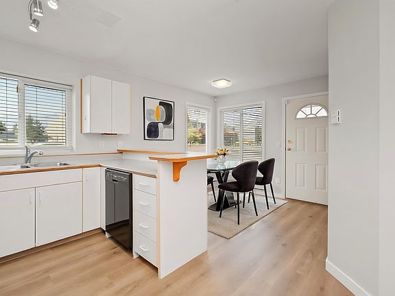 3rd image of 9206 Corbould St #1