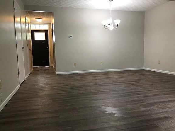 3rd image of 706 Slate Hollow Ct